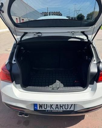 BMW Seria 1 cena 120000 przebieg: 46000, rok produkcji 2019 z Ząbki małe 172